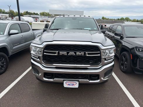 Used 2024 RAM 2500 Tradesman w/ Chrome Appearance Group AWD/4WD image 5