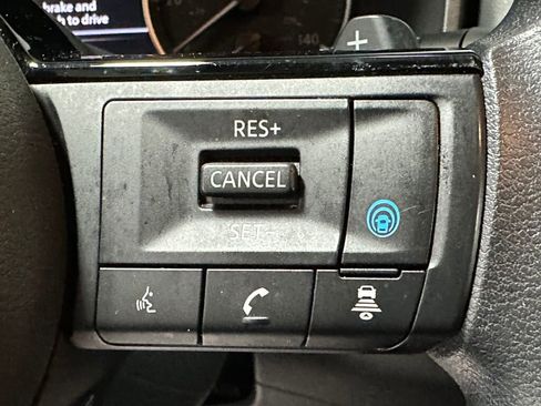 Used 2023 Nissan Rogue SV image 14