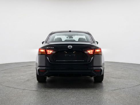 Used 2025 Nissan Altima 2.5 SV FWD image 7