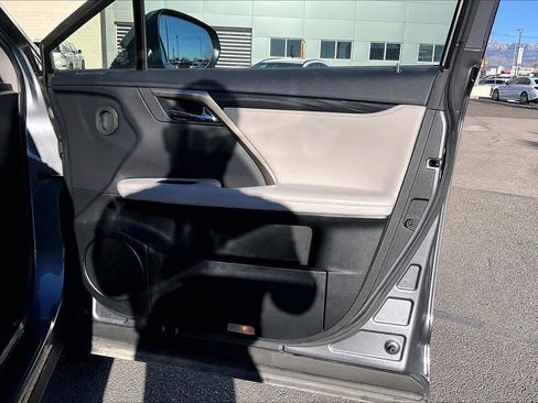Used 2019 Lexus RX 350L w/ Premium Package image 21