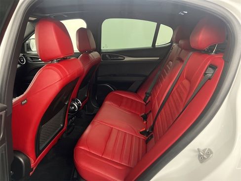 Used 2022 Alfa Romeo Stelvio Veloce image 38