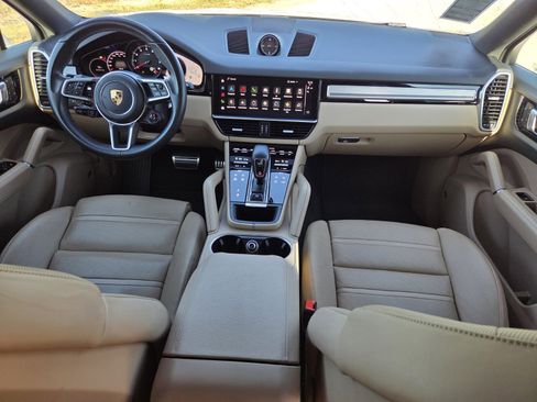 Used 2022 Porsche Cayenne S image 8