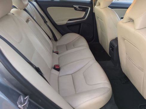 Used 2017 Volvo S60 T5 Dynamic image 21