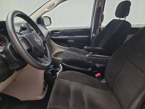 Used 2016 Dodge Grand Caravan American Value Package image 17