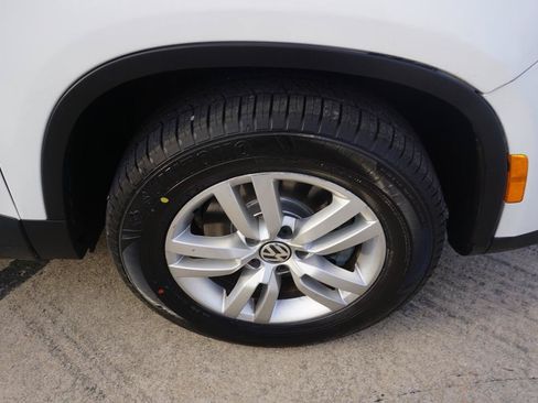 Used 2016 Volkswagen Tiguan S FWD image 10