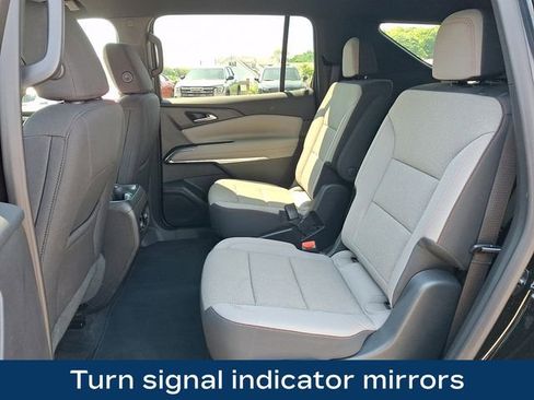 Used 2025 Chevrolet Traverse LT AWD/4WD image 17