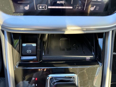 Used 2020 Subaru Outback Premium image 18