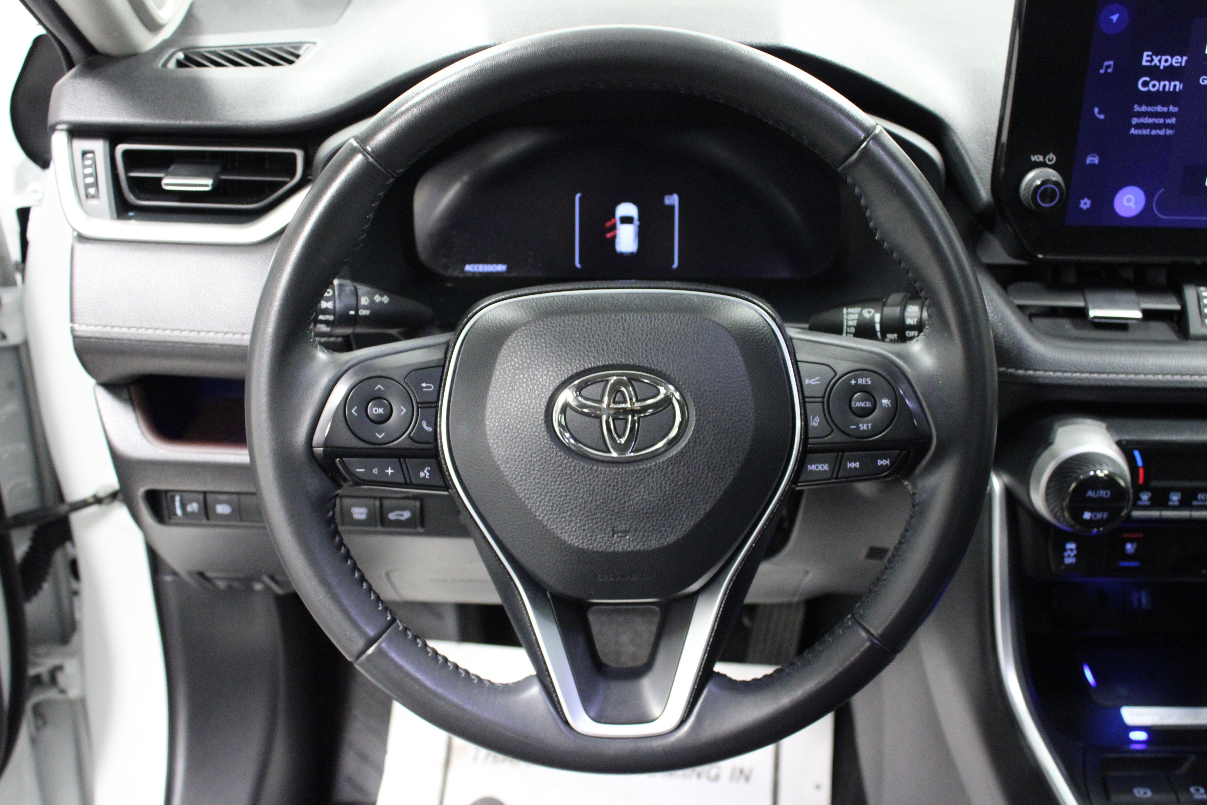 Used 2023 Toyota RAV4 Limited FWD image 17