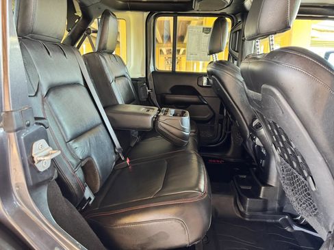 Used 2018 Jeep Wrangler Unlimited Rubicon AWD/4WD image 25