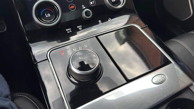 Used 2018 Land Rover Range Rover Velar R-Dynamic SE AWD/4WD image 35