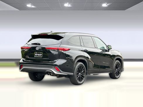 Used 2023 Toyota Highlander XSE AWD/4WD image 8