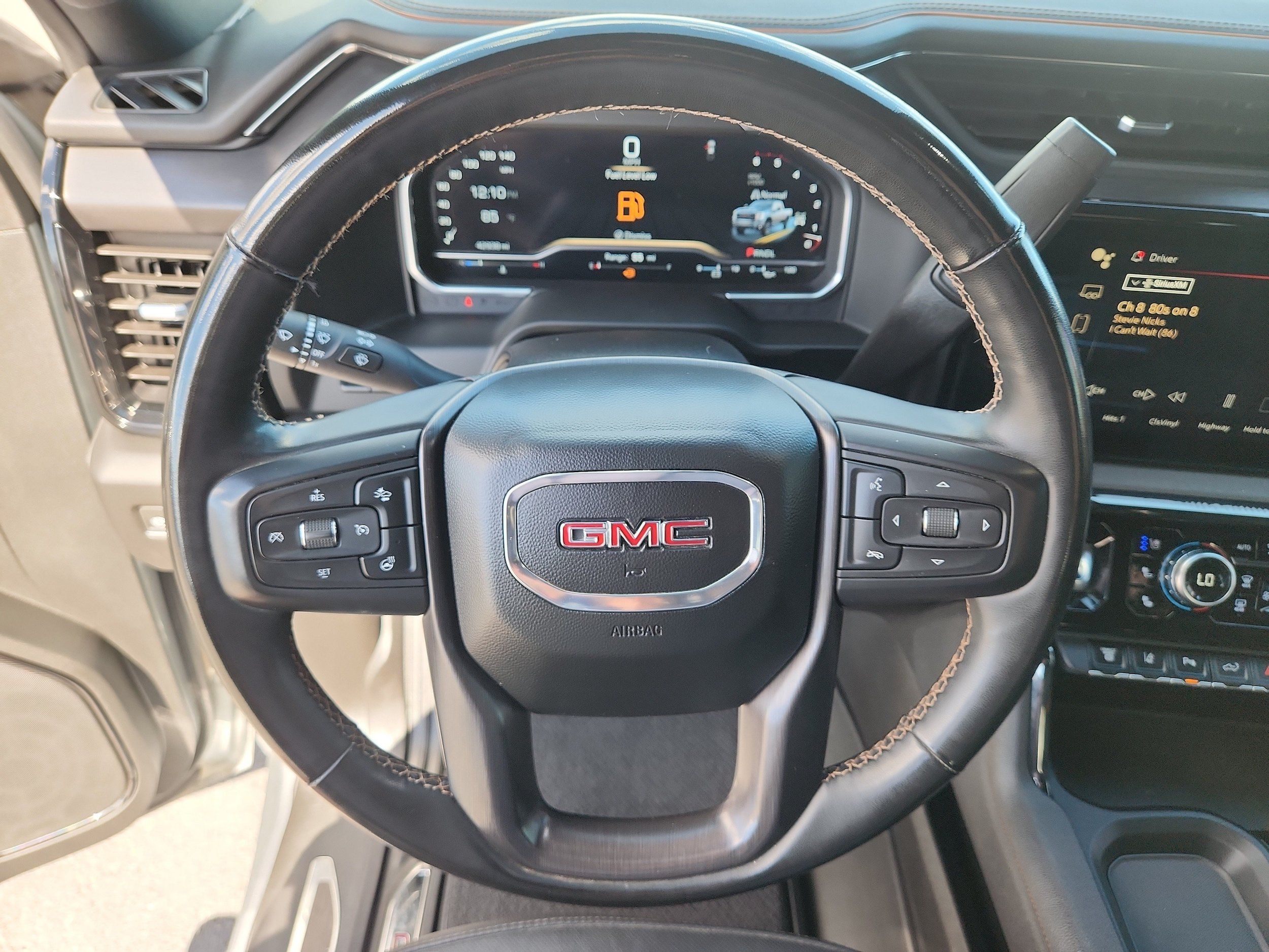 Used 2024 GMC Sierra 2500 AT4 w/ Technology Package AWD/4WD image 18