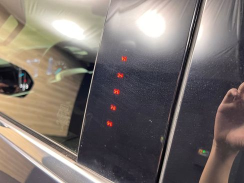 Used 2024 Ford Expedition XLT image 33