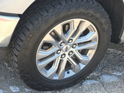Used 2024 Ford F150 Lariat w/ Tow/Haul Package AWD/4WD image 10
