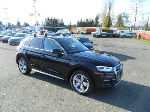 Used 2018 Audi Q5 2.0T Premium Plus w/ Premium Plus Package image 2