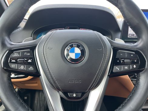 Used 2022 BMW 540i w/ Premium Package image 12