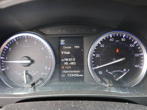 Used 2019 Toyota Highlander XLE AWD/4WD image 13