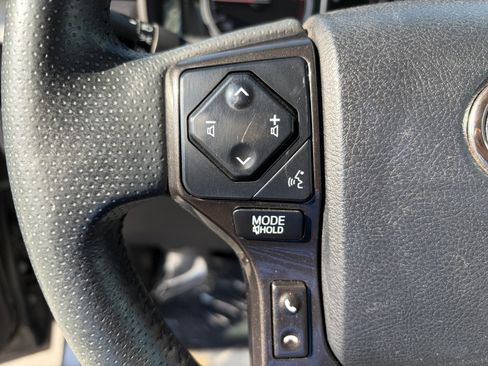 Used 2020 Toyota 4Runner TRD Off-Road Premium AWD/4WD image 14