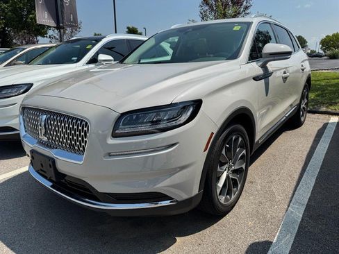 Used 2023 Lincoln Nautilus Reserve FWD image 3