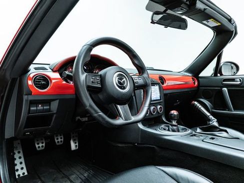 Used 2015 MAZDA MX-5 Miata Club RWD image 23