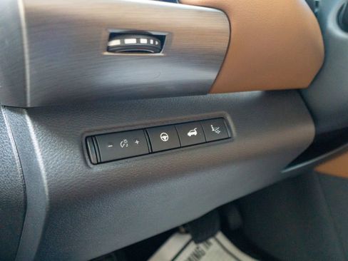 Used 2024 Nissan Pathfinder Platinum w/ Cargo Package image 18