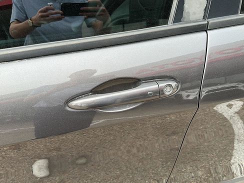 Used 2021 Jeep Cherokee Latitude Plus image 12