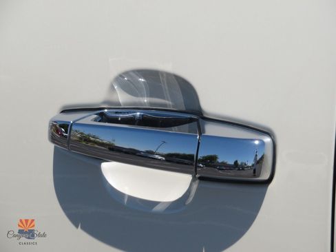 Used 2014 Cadillac Escalade ESV Platinum AWD/4WD image 30
