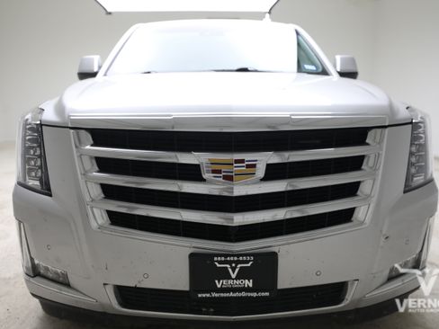 Used 2015 Cadillac Escalade ESV Luxury RWD image 7