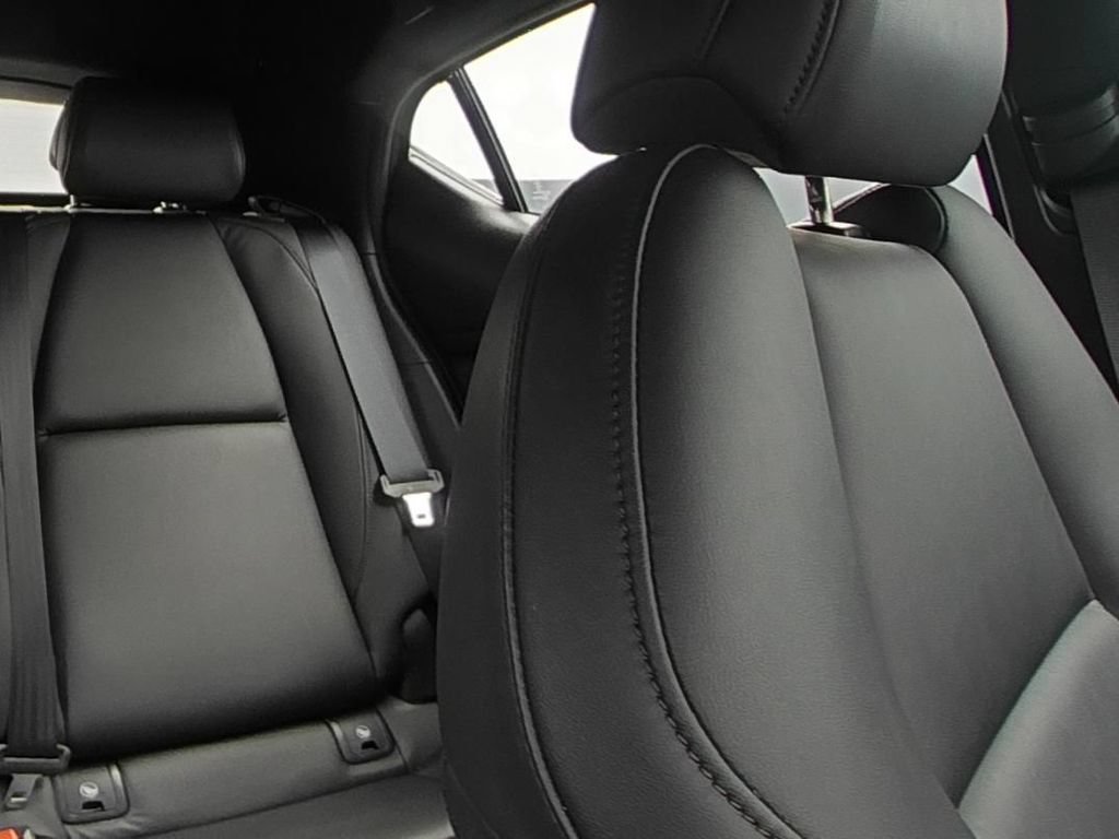 Used 2024 MAZDA MAZDA3 s FWD image 11