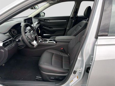 New 2025 Nissan Altima 2.5 SR image 6