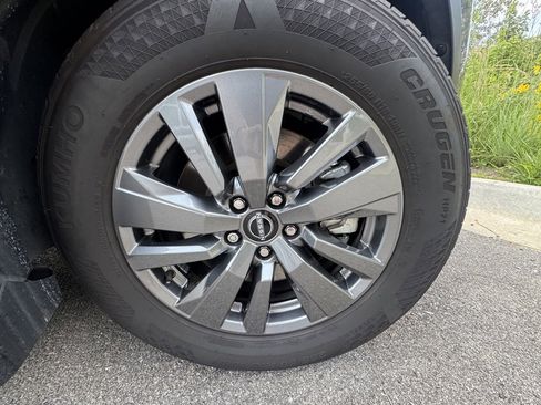 Certified 2025 Nissan Pathfinder SV w/ Black Appearance Package image 10