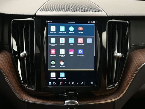 Used 2023 Volvo XC60 B6 Ultimate w/ Climate Package image 20