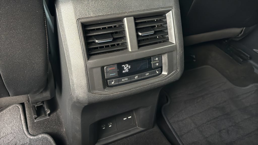 Used 2021 Volkswagen Atlas SEL AWD/4WD image 18