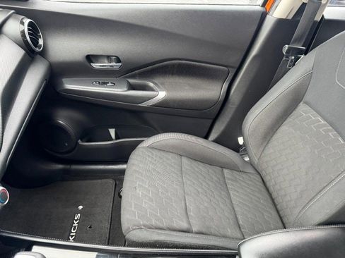 Used 2023 Nissan Kicks SV image 13