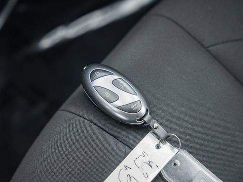 Certified 2025 Hyundai Elantra Sport image 39