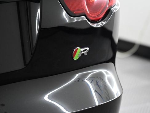 Used 2019 Jaguar F-TYPE R AWD/4WD image 16