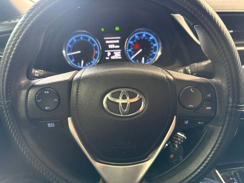 Used 2018 Toyota Corolla LE FWD image 22