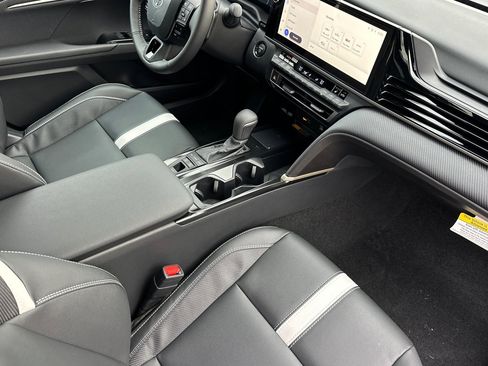 New 2026 Toyota Camry Hybrid w/ Multimedia Upgrade Package image 13