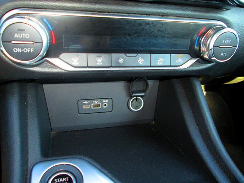 Used 2021 Nissan Sentra SV image 14