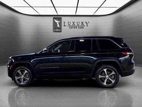 Used 2023 Jeep Grand Cherokee 4WD 4xe image 5