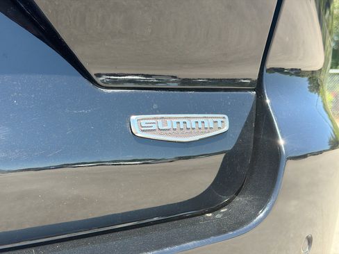 Used 2022 Jeep Grand Cherokee Summit AWD/4WD image 46