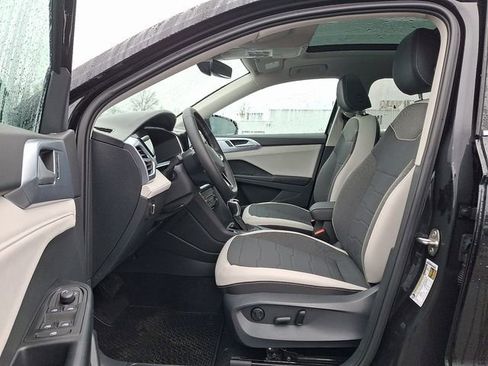 New 2026 Volkswagen Taos SE image 6