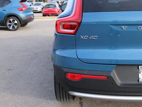Used 2025 Volvo XC40 B5 Plus image 45
