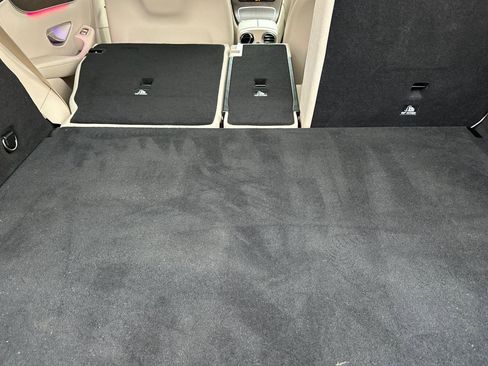 Used 2022 Mercedes-Benz GLC 300 w/ Premium Package Lite image 17