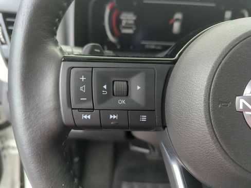 Used 2022 Nissan Rogue Platinum w/ Head-Up Display Package image 22