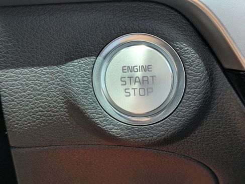 Used 2025 Kia Telluride LX FWD image 24