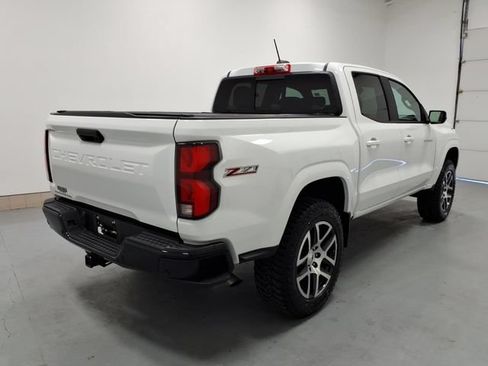 Used 2023 Chevrolet Colorado Z71 w/ Z71 Convenience Package 2 AWD/4WD image 3
