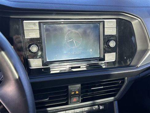 Used 2020 Volkswagen Jetta SE w/ SE Cold Weather Package image 23