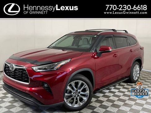 Used 2023 Toyota Highlander Limited FWD image 1