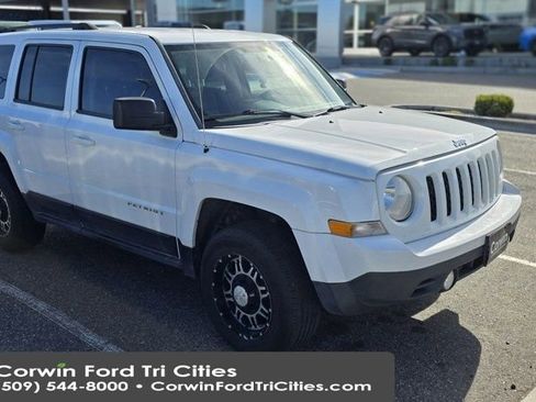 Used 2016 Jeep Patriot Sport w/ Power Value Group image 1